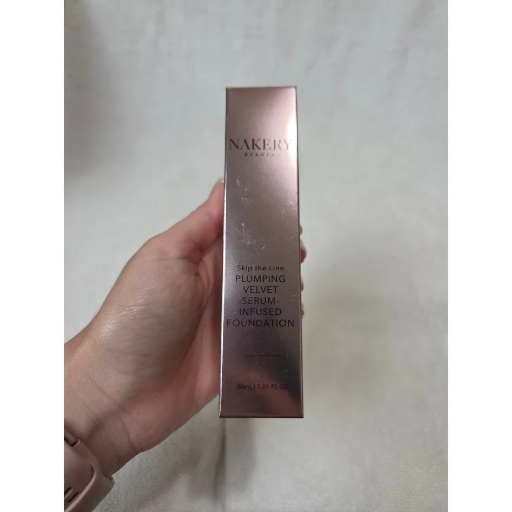 Nekery Skip the Line Instant Coverage Plumping Velvet  Foundation Ligth New